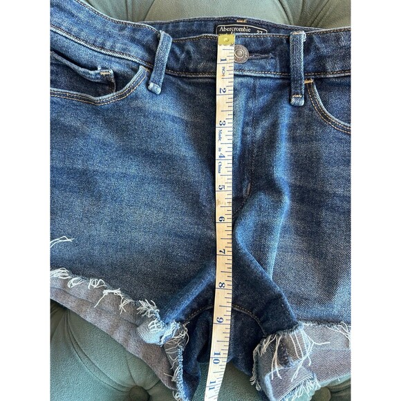 Abercrombie & Fitch Harper Low Rise Short Distressed Cuffed Size 27/4 - Picture 6 of 6